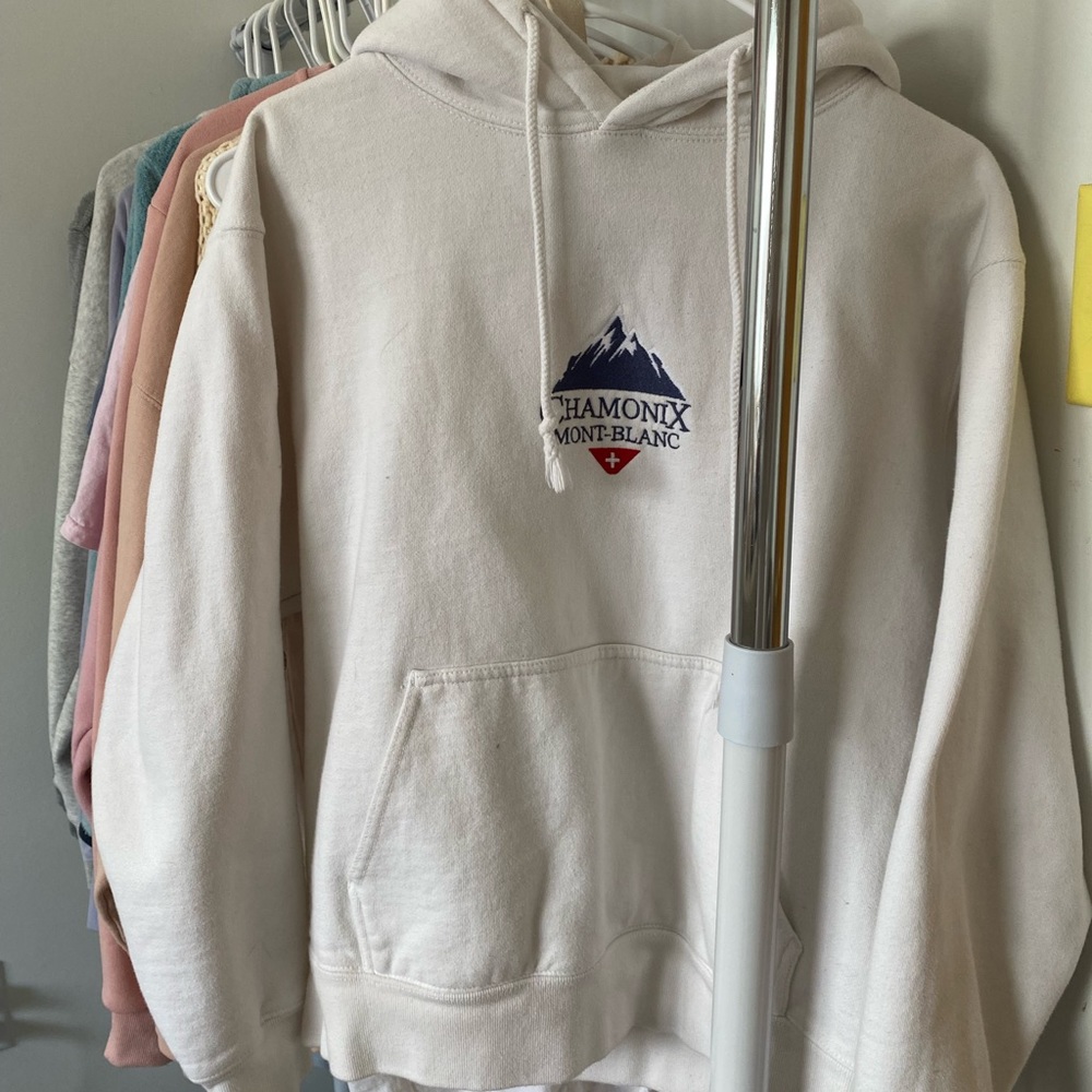 brandy melville white chamonix hoodie!